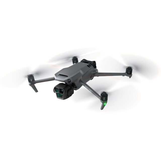 DJI Mavic 3 Pro (Fly More Combo) - Image 4