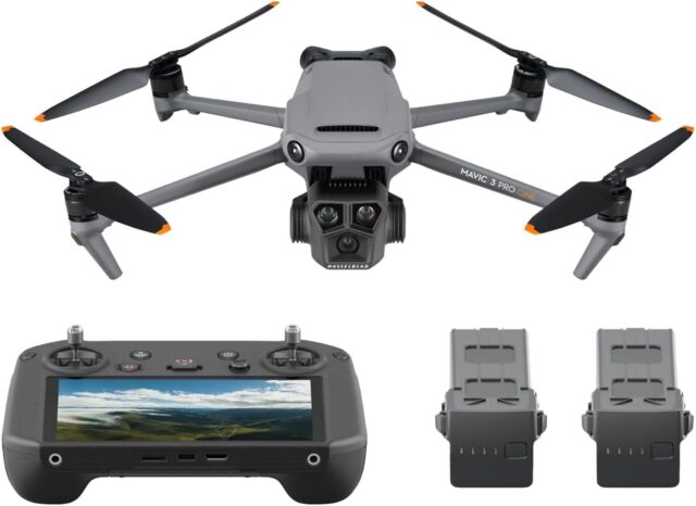 DJI Mavic 3 Pro (Fly More Combo)