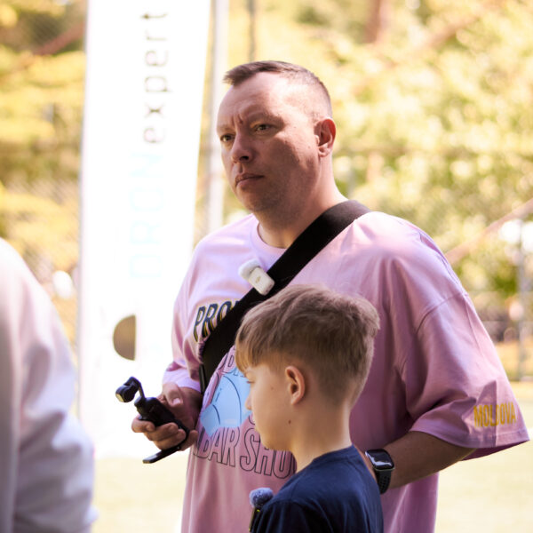 DroneFest 2026 la Chișinău — familii și copii participă la activități educative despre drone