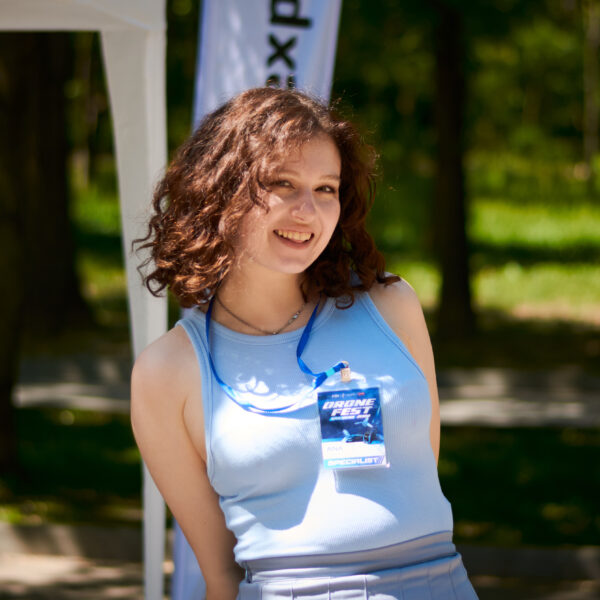 DroneFest 2026 la Chișinău — echipa organizatoare și participanții festivalului de drone