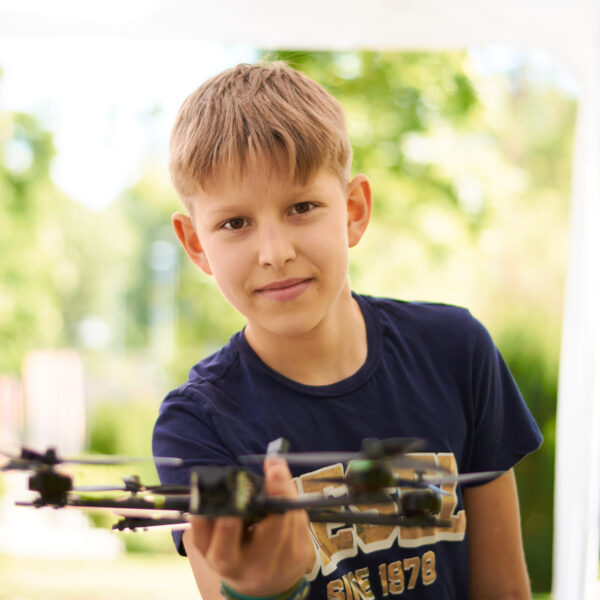 DroneFest 2026 la Chișinău — copii și tineri descoperă lumea dronelor și tehnologiilor moderne