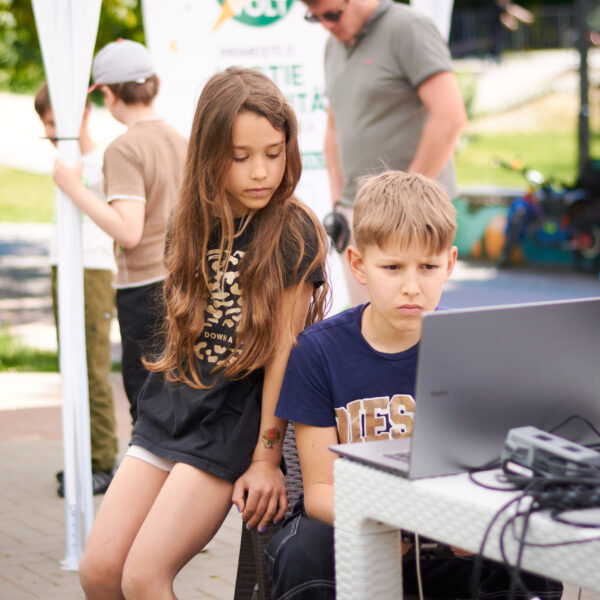 DroneFest 2026 la Chișinău — copii și tineri descoperă lumea dronelor și tehnologiilor moderne