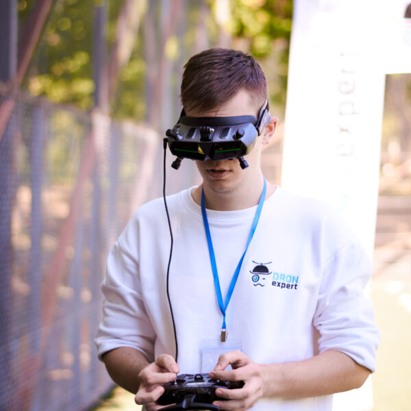DroneFest 2026 la Chișinău — zboruri demonstrative cu drone pe terenul festivalului