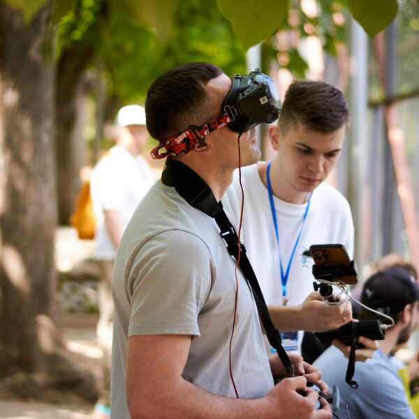 DroneFest 2026 la Chișinău — zboruri demonstrative cu drone pe terenul festivalului