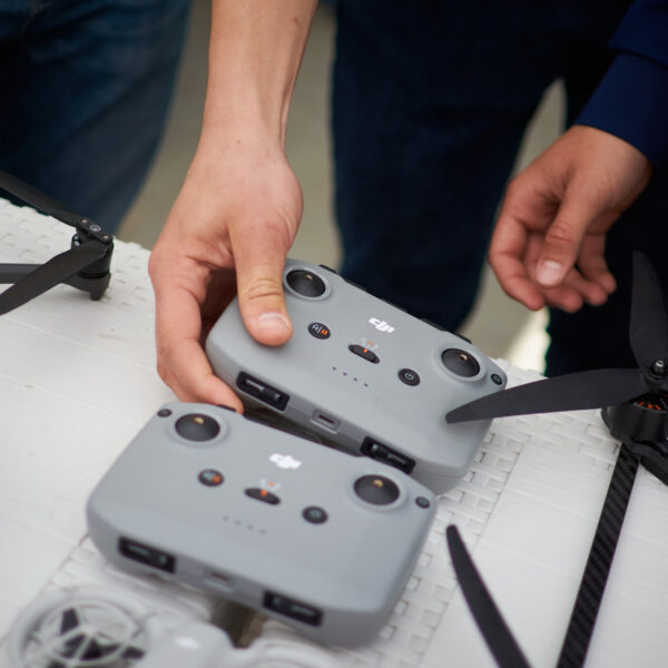 DroneFest 2026 la Chișinău — detaliu cu dronă expusă în zona tehnologică a festivalului