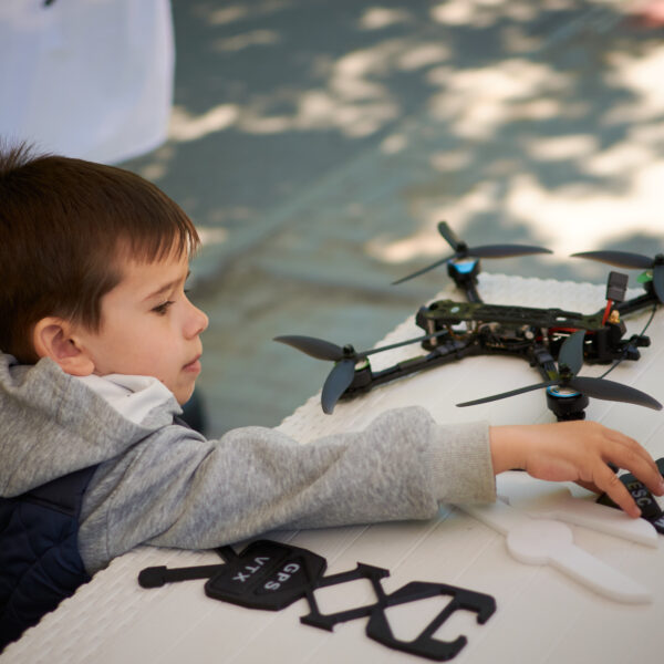 DroneFest 2026 la Chișinău — participanți la questul educativ și activități interactive despre drone