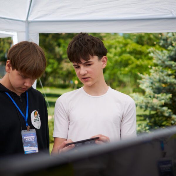 DroneFest 2026 la Chișinău — instruire practică pentru începători în pilotarea dronelor