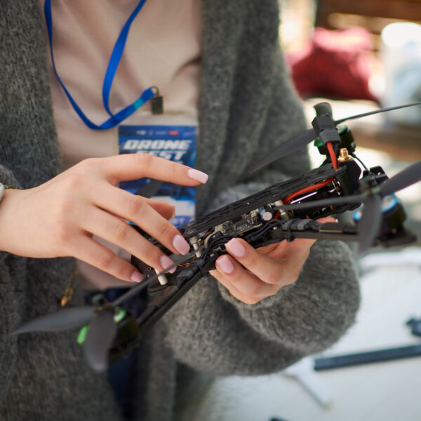DroneFest 2026 la Chișinău — demonstrații FPV și prezentarea dronelor de mare viteză