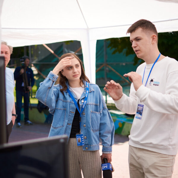 DroneFest 2026 la Chișinău — echipa organizatoare și participanții festivalului de drone