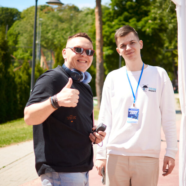 DroneFest 2026 la Chișinău — echipa organizatoare și participanții festivalului de drone