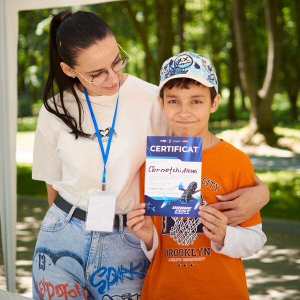 DroneFest 2026 la Chișinău — vizitatori la festivalul de drone și tehnologii UAV