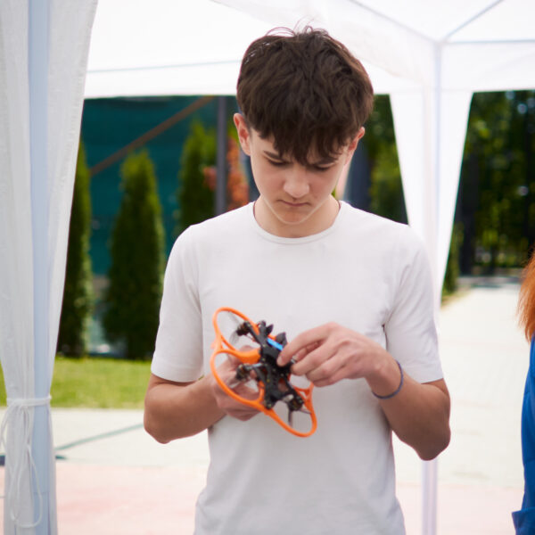 DroneFest 2026 la Chișinău — demonstrații FPV și prezentarea dronelor de mare viteză