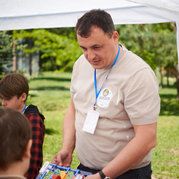 DroneFest 2026 la Chișinău — echipa organizatoare și participanții festivalului de drone