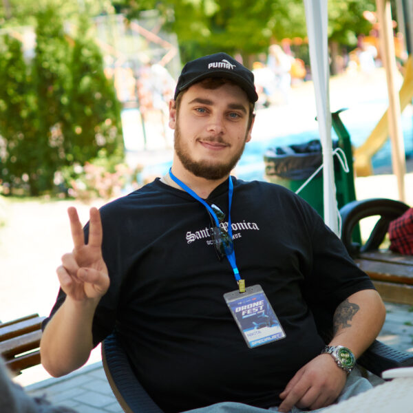 DroneFest 2026 la Chișinău — echipa organizatoare și participanții festivalului de drone