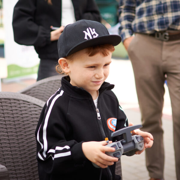 DroneFest 2026 la Chișinău — vizitatori la festivalul de drone și tehnologii UAV