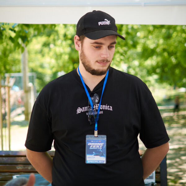 DroneFest 2026 la Chișinău — echipa organizatoare și participanții festivalului de drone