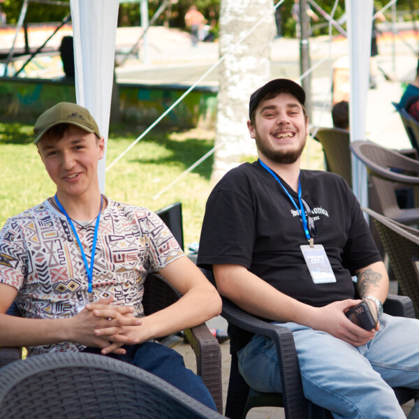 DroneFest 2026 la Chișinău — echipa organizatoare și participanții festivalului de drone